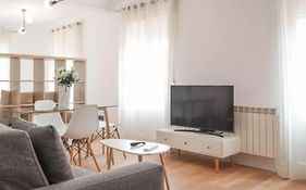 Diseno, Comodidad Y Ubicacion Ideal A Pocos Pasos De Madrid Rio